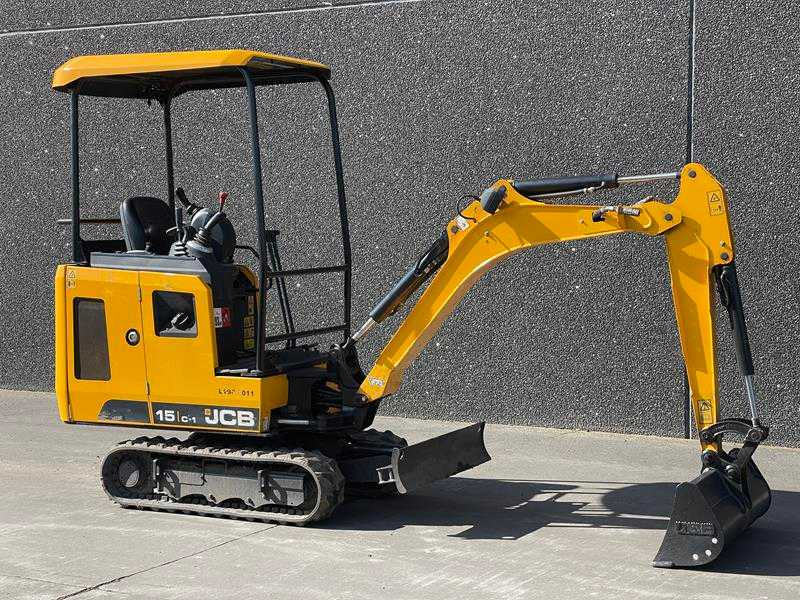 JCB 15 C-1 - Ekskavator me zinxhirë: foto 1 JCB 15 C-1 - Ekskavator me zinxhirë: foto 1