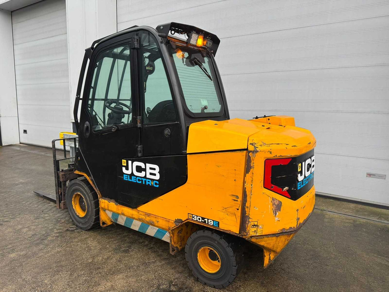 JCB - 2020 - TLT-30-E - FORK POSITIONER, SIDE-SHIFT - FORKLIFT - Pirun ngritës: foto 3 JCB - 2020 - TLT-30-E - FORK POSITIONER, SIDE-SHIFT - FORKLIFT - Pirun ngritës: foto 3