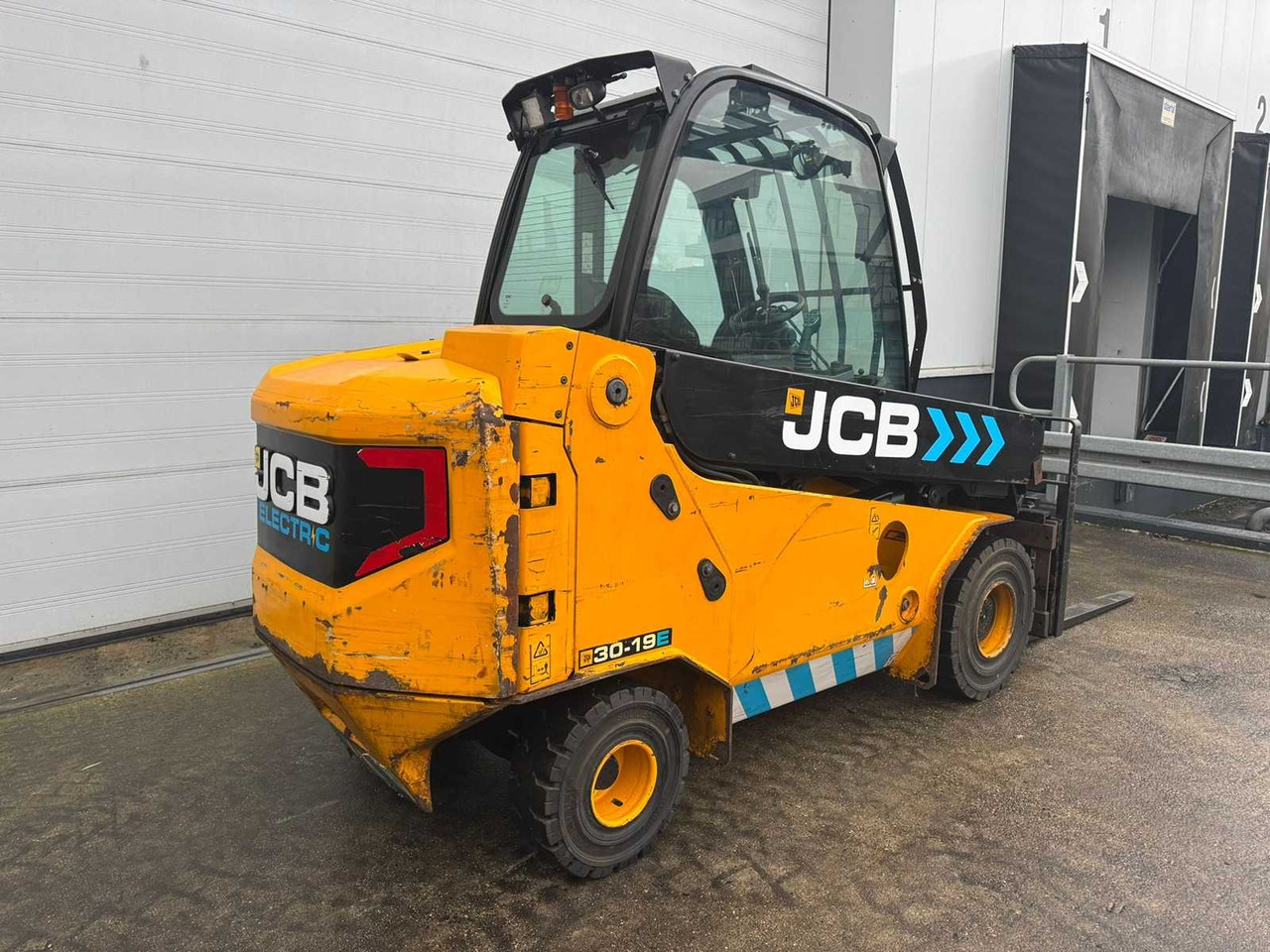 JCB - 2020 - TLT-30-E - FORK POSITIONER, SIDE-SHIFT - FORKLIFT - Pirun ngritës: foto 4 JCB - 2020 - TLT-30-E - FORK POSITIONER, SIDE-SHIFT - FORKLIFT - Pirun ngritës: foto 4