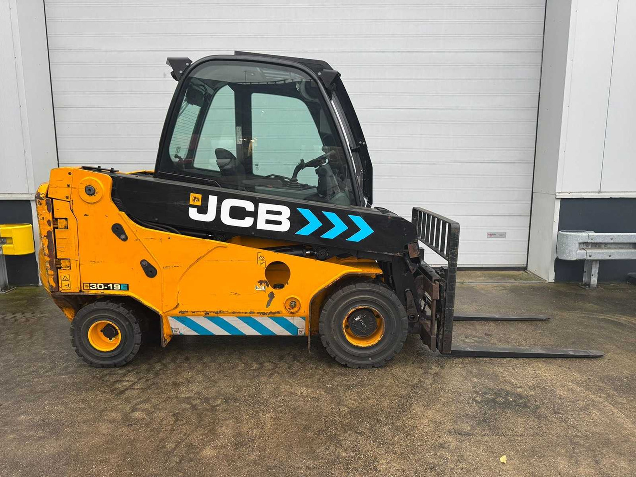 JCB - 2020 - TLT-30-E - FORK POSITIONER, SIDE-SHIFT - FORKLIFT - Pirun ngritës: foto 5 JCB - 2020 - TLT-30-E - FORK POSITIONER, SIDE-SHIFT - FORKLIFT - Pirun ngritës: foto 5