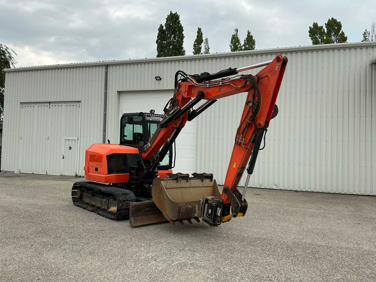JCB 86C-1TAB - Ekskavator me zinxhirë: foto 1 JCB 86C-1TAB - Ekskavator me zinxhirë: foto 1