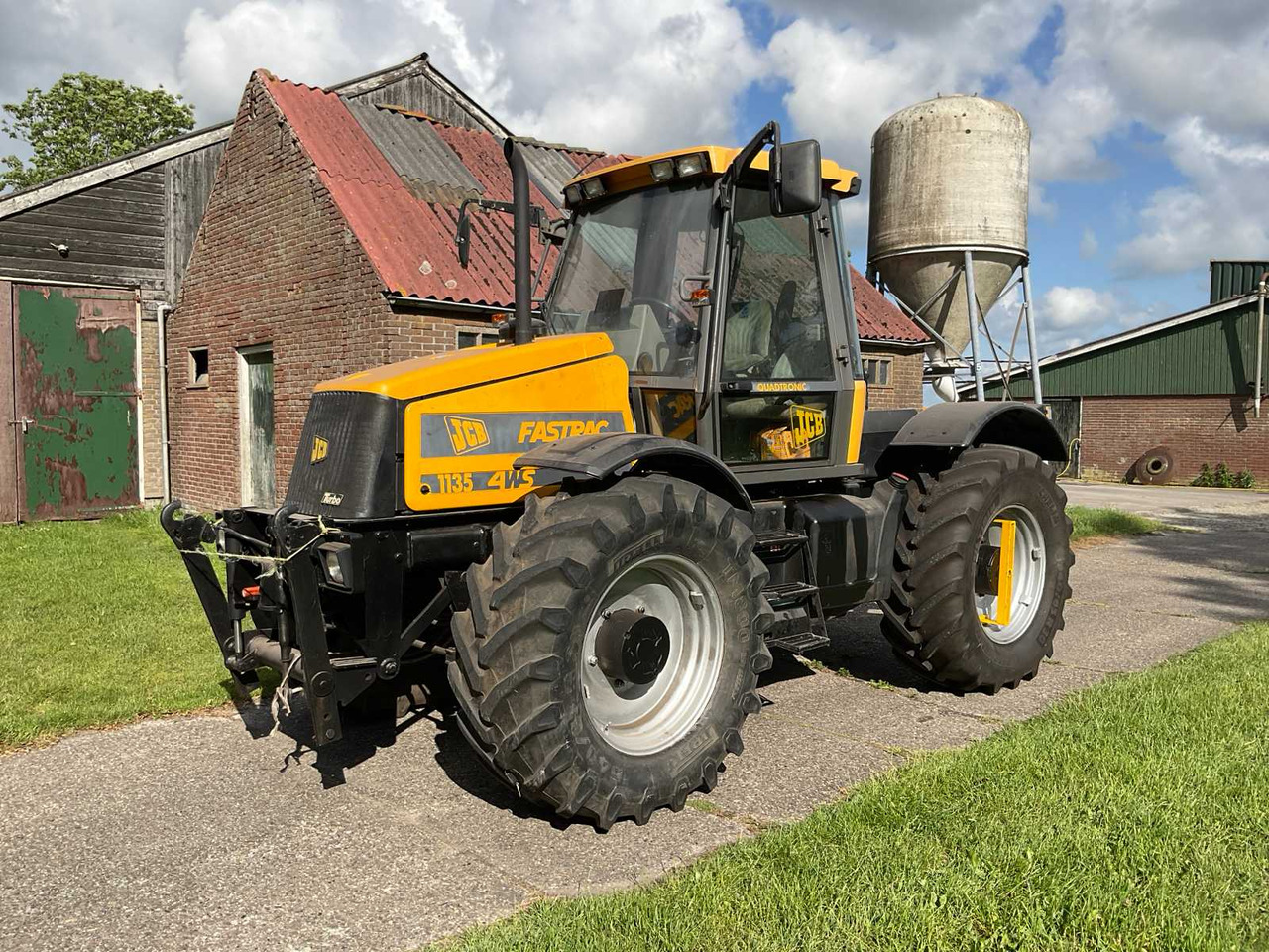 JCB Fastrac 1135 4WS - Traktor: foto 1 JCB Fastrac 1135 4WS - Traktor: foto 1
