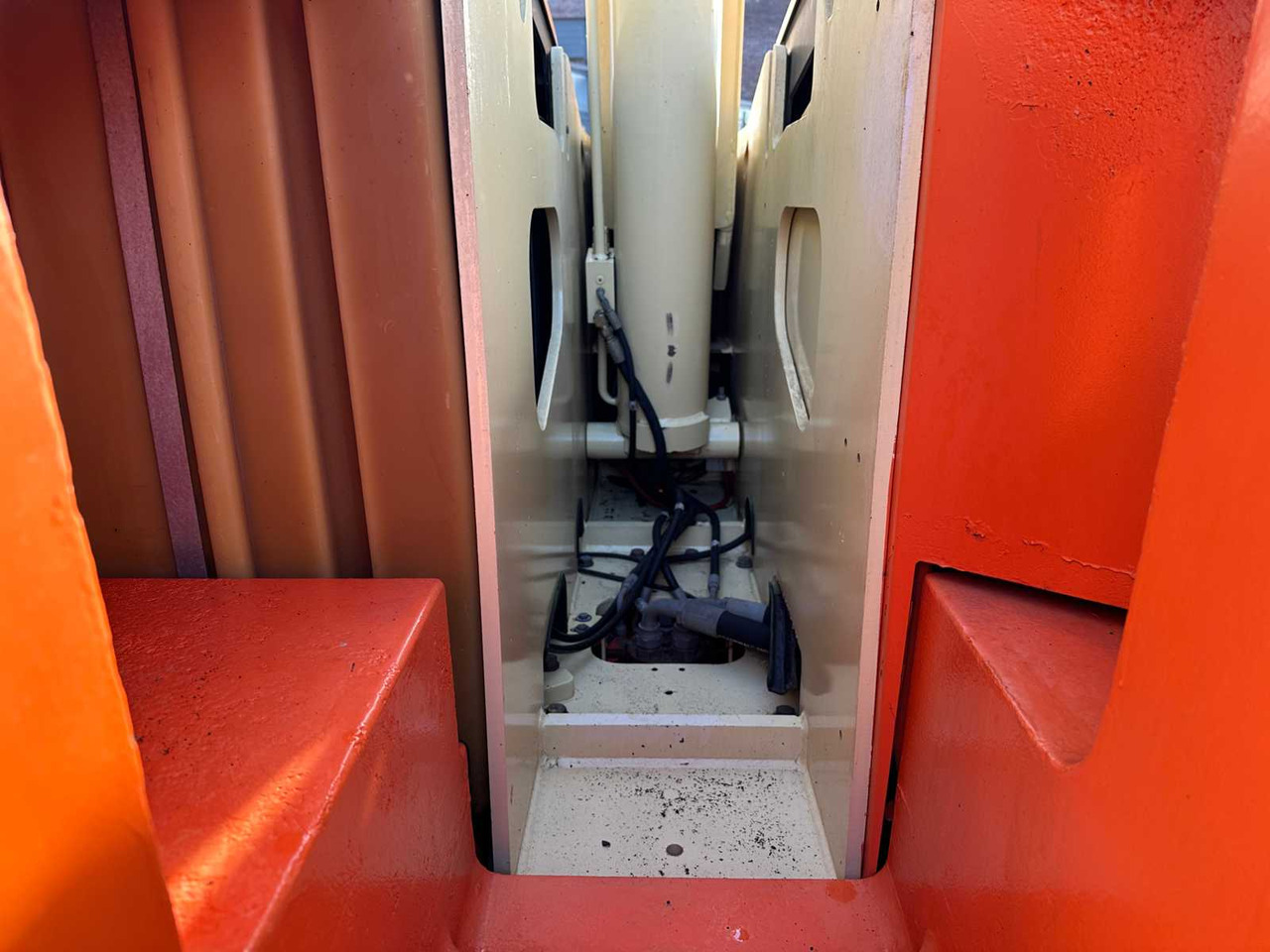 Platformë ajrore JLG - 1998 - 600AJ - AERIAL PLATFORM: foto 42 Platformë ajrore JLG - 1998 - 600AJ - AERIAL PLATFORM: foto 42