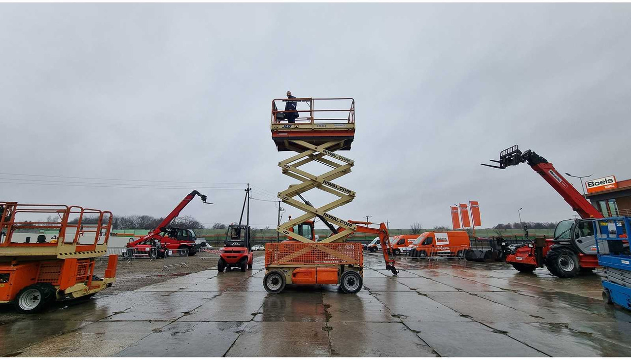 JLG - 3369LE - AERIAL WORK PLATFORMS - 2008 (ESS12008001) - Platformë ajrore: foto 1 JLG - 3369LE - AERIAL WORK PLATFORMS - 2008 (ESS12008001) - Platformë ajrore: foto 1