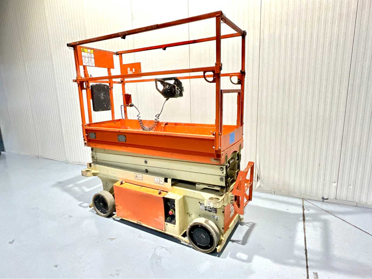 JLG -6RS - AERIAL WORK PLATFORM, 2015, 7.8M, 279 HOURS, SCISSOR LIFT - Platformë ajrore: foto 4 JLG -6RS - AERIAL WORK PLATFORM, 2015, 7.8M, 279 HOURS, SCISSOR LIFT - Platformë ajrore: foto 4