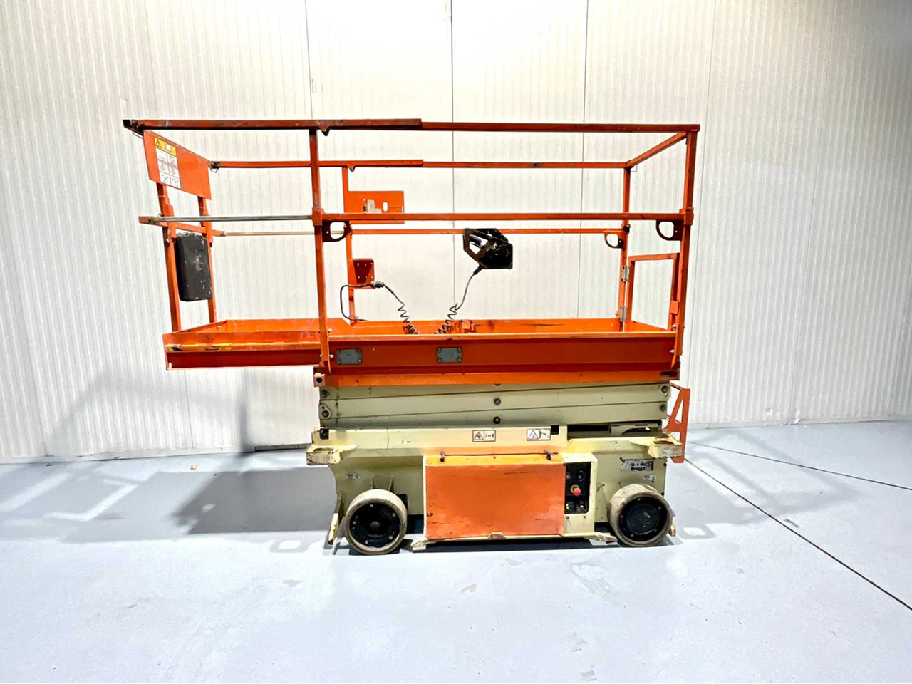 JLG -6RS - AERIAL WORK PLATFORM, 2015, 7.8M, 279 HOURS, SCISSOR LIFT - Platformë ajrore: foto 2 JLG -6RS - AERIAL WORK PLATFORM, 2015, 7.8M, 279 HOURS, SCISSOR LIFT - Platformë ajrore: foto 2