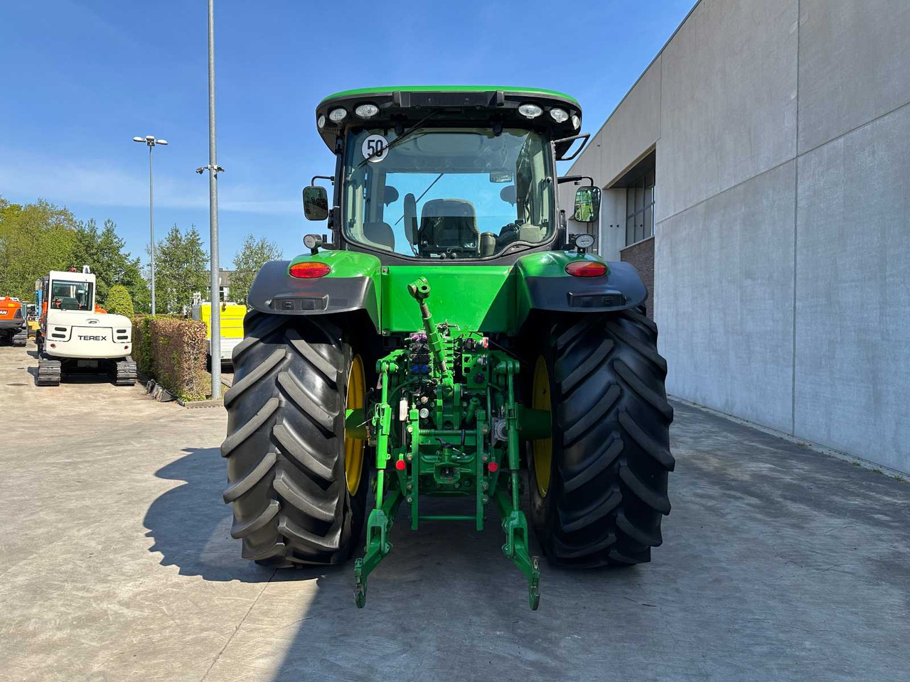 JOHN DEERE - 2013 - 7230R - ALL-WHEEL DRIVE FARM TRACTOR - Traktor: foto 5 JOHN DEERE - 2013 - 7230R - ALL-WHEEL DRIVE FARM TRACTOR - Traktor: foto 5