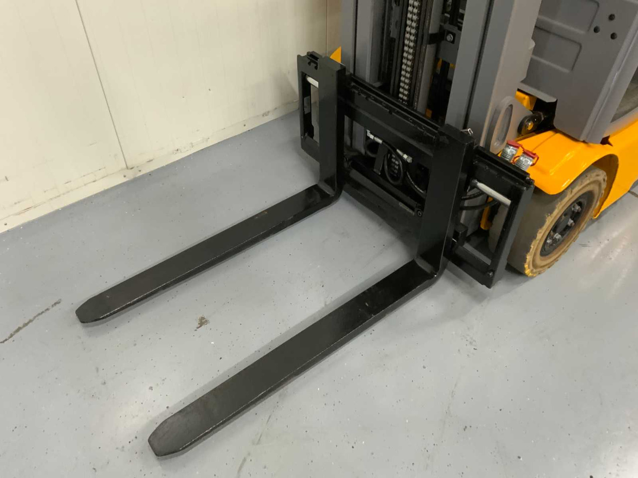 JUNGHEINRICH EFG216K - 4.6M PLYWOOD, FREE-LIFT, SIDE-SHIFT - FORKLIFT - Pirun ngritës: foto 4 JUNGHEINRICH EFG216K - 4.6M PLYWOOD, FREE-LIFT, SIDE-SHIFT - FORKLIFT - Pirun ngritës: foto 4