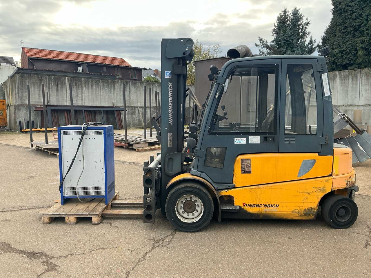 JUNGHEINRICH EFG550 FORKLIFT - Pirun ngritës: foto 2 JUNGHEINRICH EFG550 FORKLIFT - Pirun ngritës: foto 2