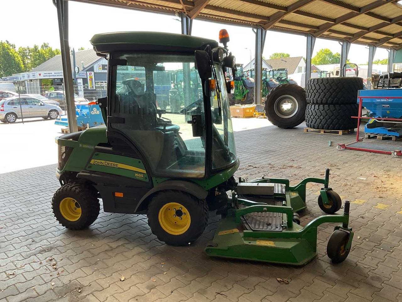 John Deere 1585 TerrainCut - Korrëse bari i kopshtit: foto 5 John Deere 1585 TerrainCut - Korrëse bari i kopshtit: foto 5
