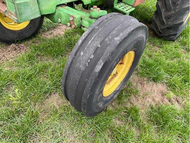 John Deere 1640 - Traktor: foto 5 John Deere 1640 - Traktor: foto 5
