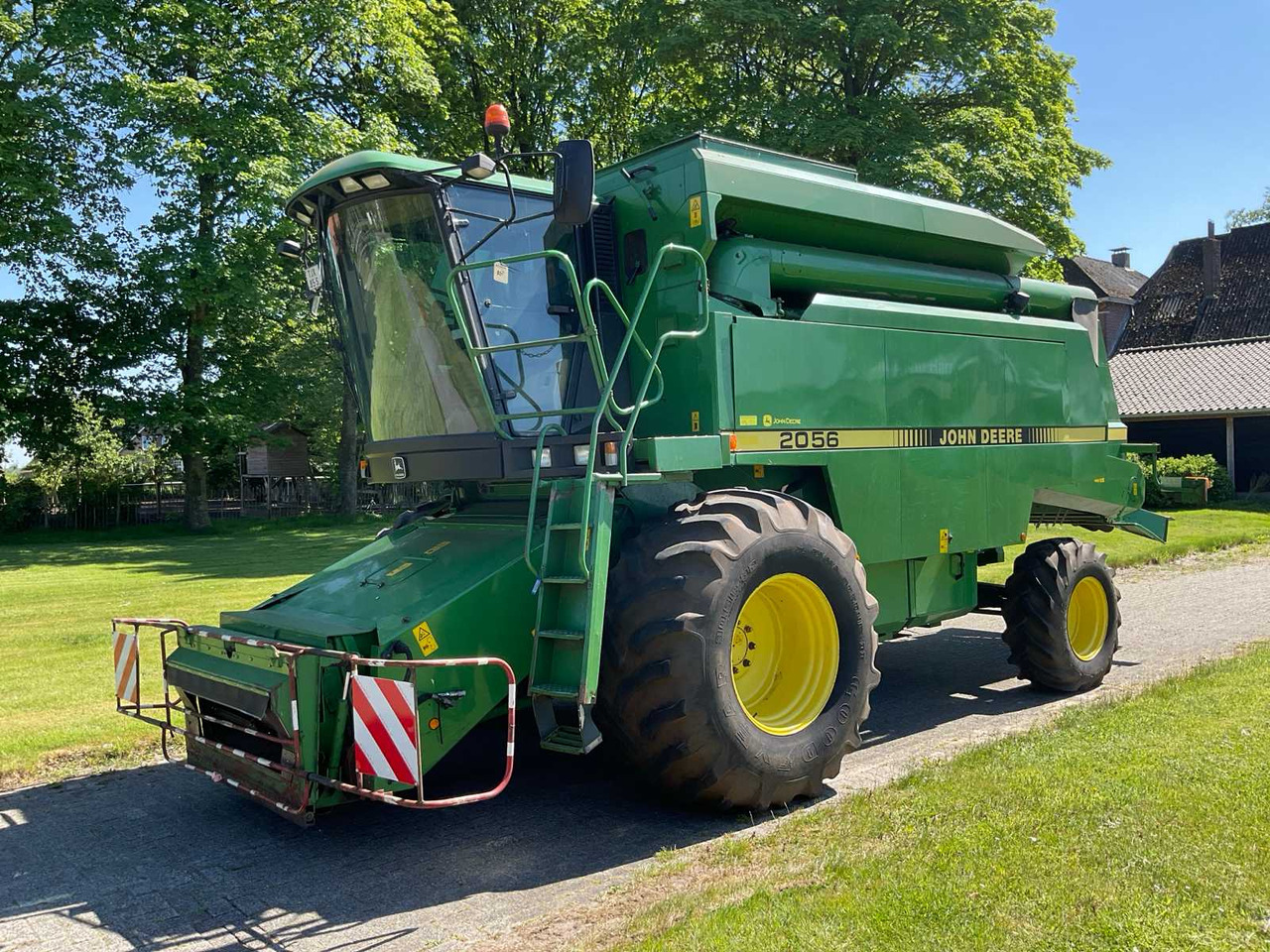 John Deere 2056 - Autokombajnë: foto 1 John Deere 2056 - Autokombajnë: foto 1