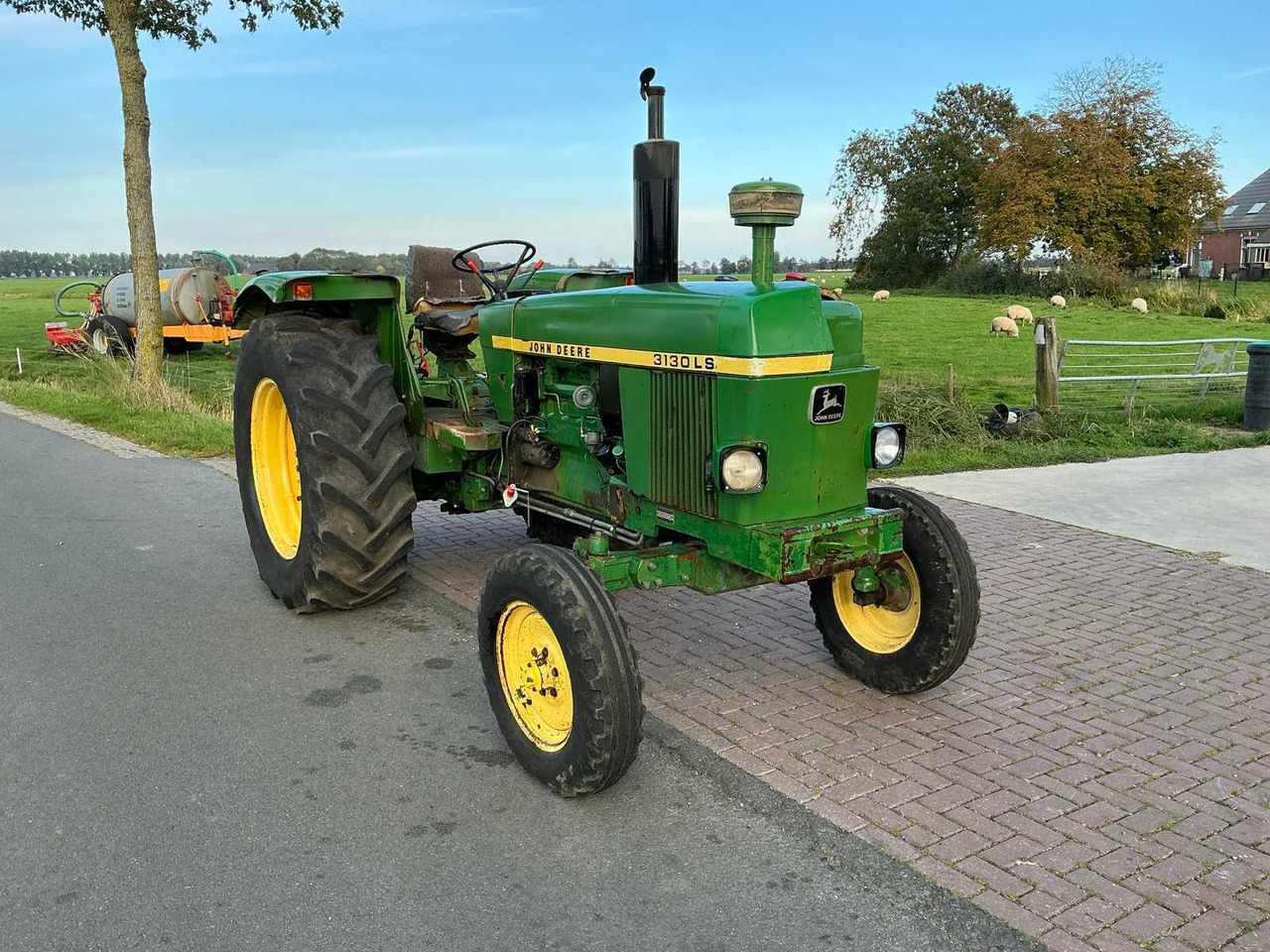 John Deere 3130 - Traktor: foto 3 John Deere 3130 - Traktor: foto 3