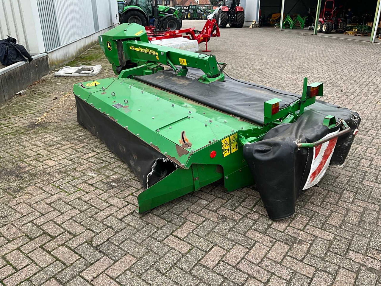 John Deere 331 - Trince/ Grirese degesh dhe bari: foto 3 John Deere 331 - Trince/ Grirese degesh dhe bari: foto 3