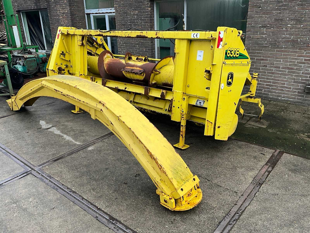 John Deere 630B - Korrëse foragjere: foto 1 John Deere 630B - Korrëse foragjere: foto 1