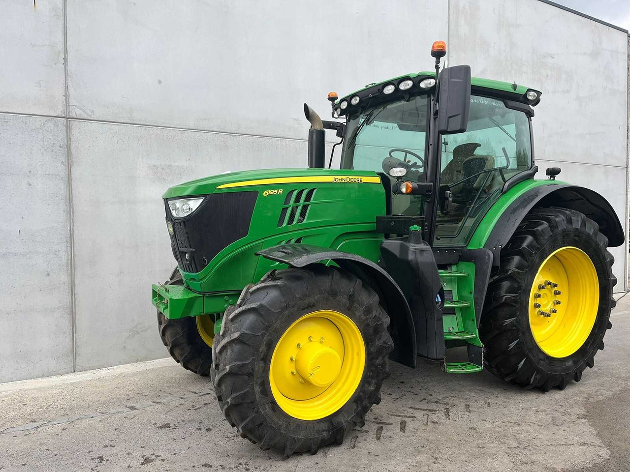 John Deere JOHN DEERE - 6195R - 4-WHEEL DRIVE TRACTOR - 2017 - Traktor: foto 2 John Deere JOHN DEERE - 6195R - 4-WHEEL DRIVE TRACTOR - 2017 - Traktor: foto 2