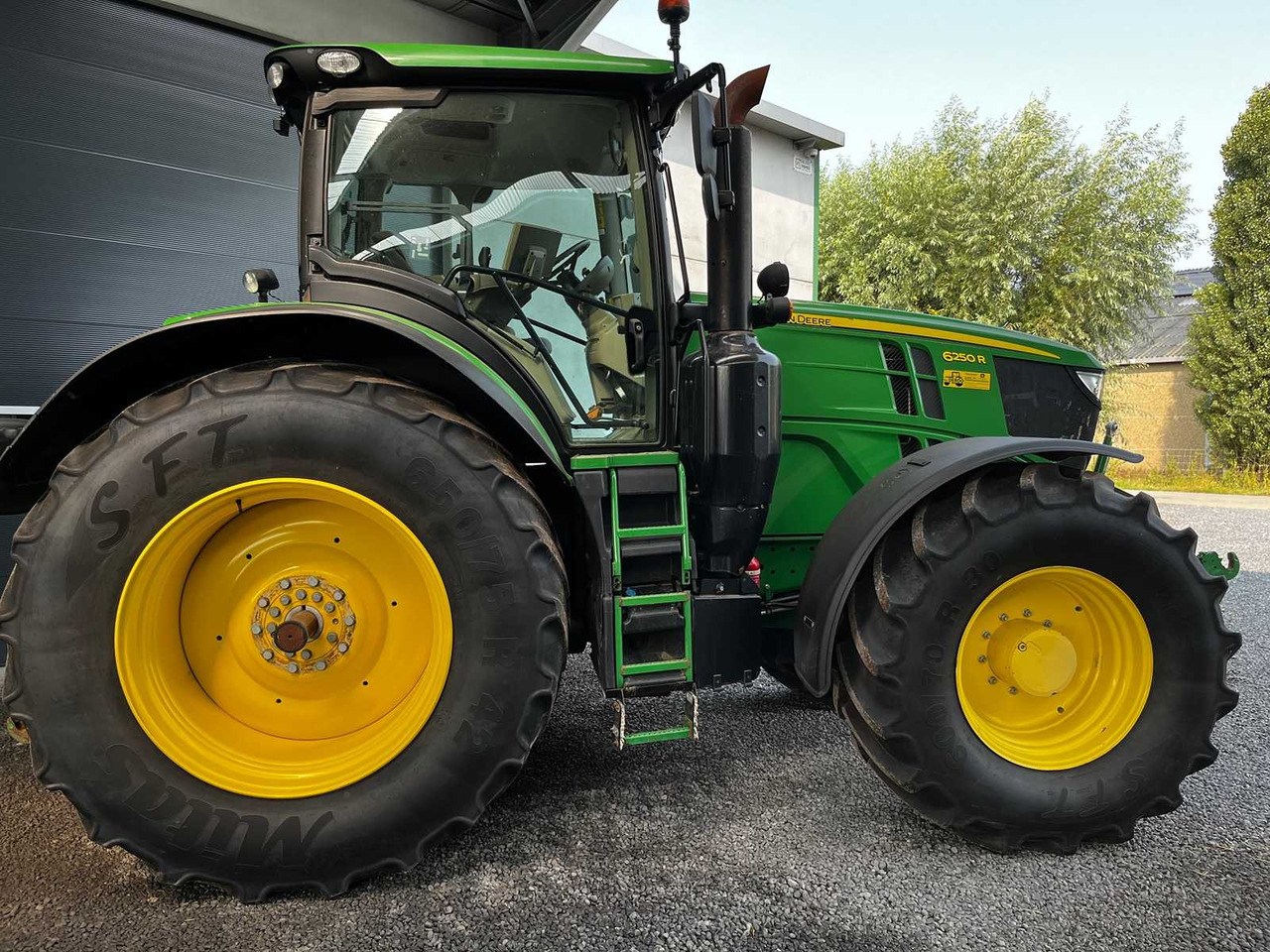 John Deere JOHN DEERE - 6250R - 4-WHEEL DRIVE TRACTOR - 2017 - Traktor: foto 2 John Deere JOHN DEERE - 6250R - 4-WHEEL DRIVE TRACTOR - 2017 - Traktor: foto 2