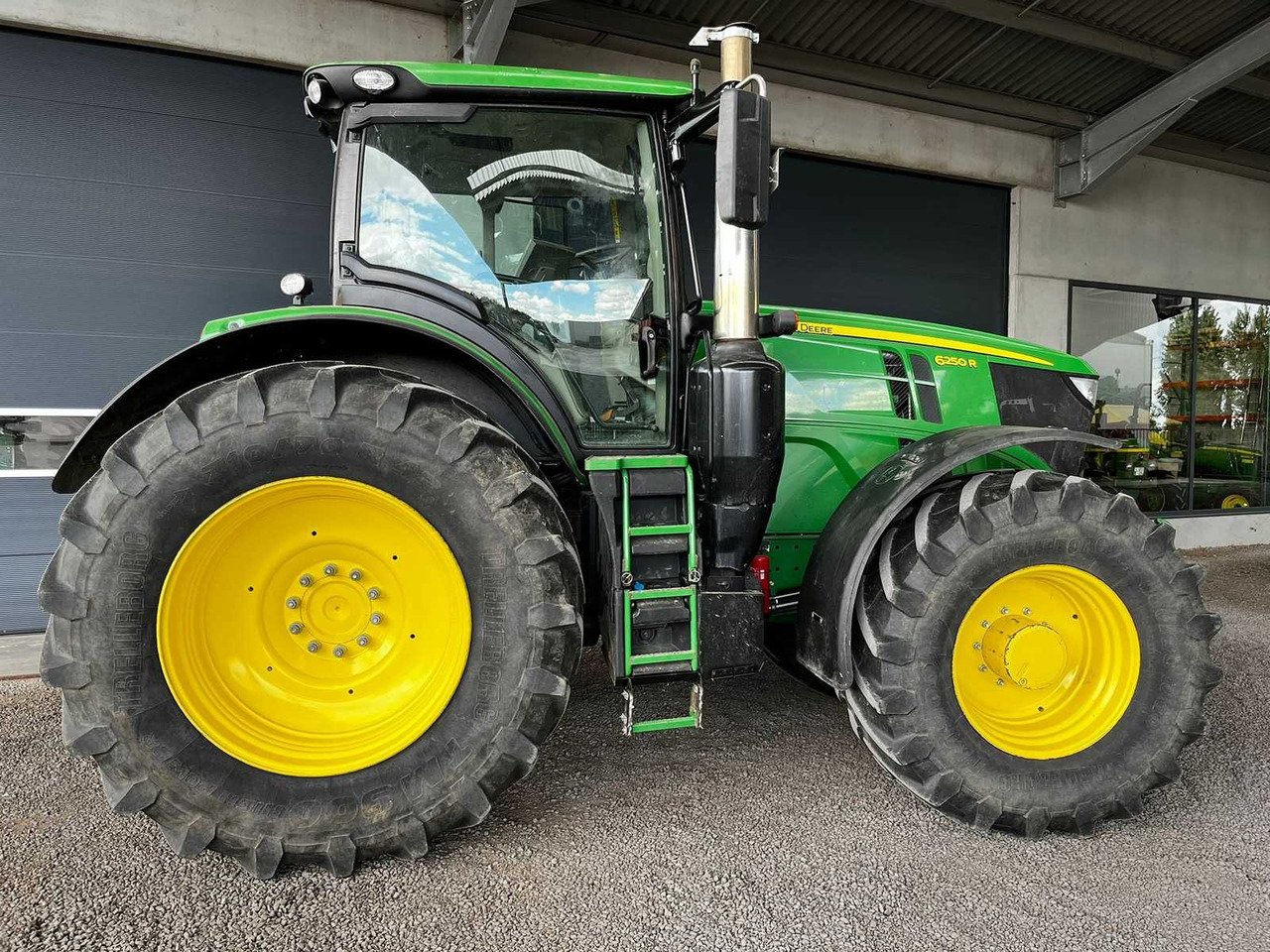 John Deere JOHN DEERE - 6250R - 4-WHEEL DRIVE TRACTOR - 2018 - Traktor: foto 2 John Deere JOHN DEERE - 6250R - 4-WHEEL DRIVE TRACTOR - 2018 - Traktor: foto 2