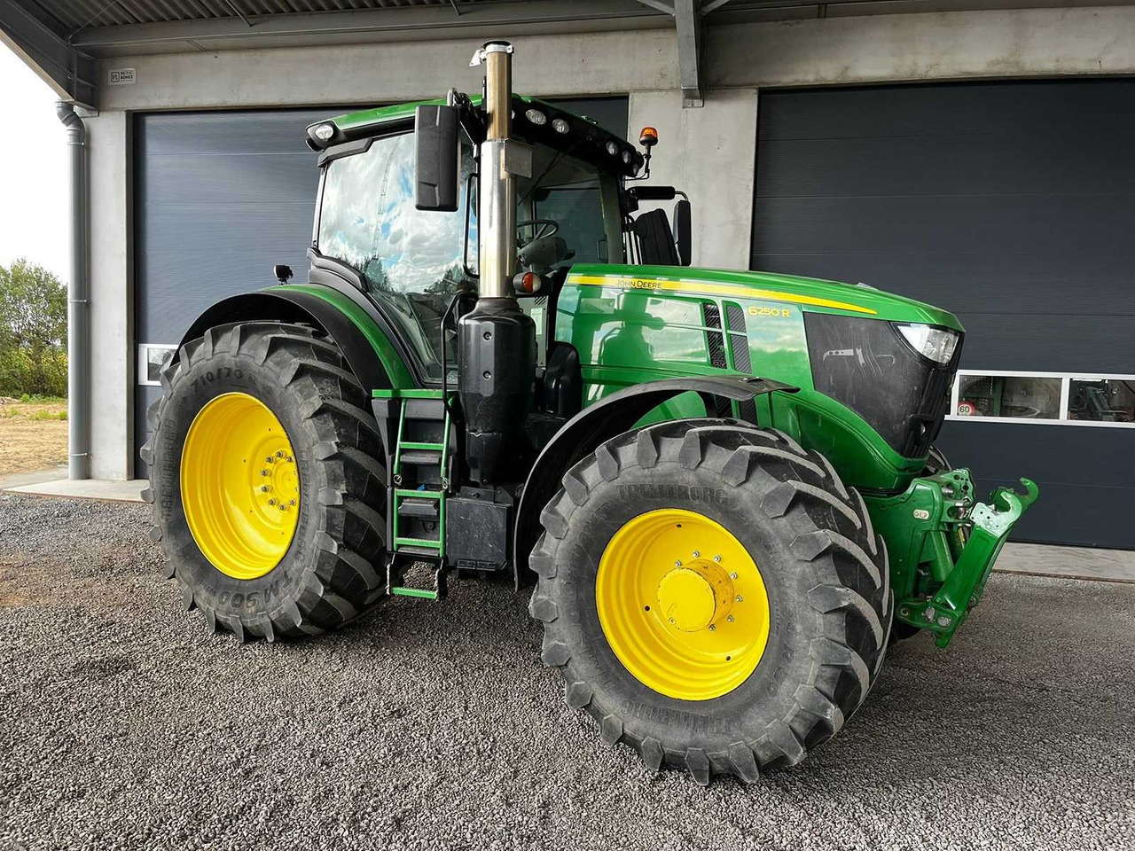 John Deere JOHN DEERE - 6250R - 4-WHEEL DRIVE TRACTOR - 2018 - Traktor: foto 1 John Deere JOHN DEERE - 6250R - 4-WHEEL DRIVE TRACTOR - 2018 - Traktor: foto 1