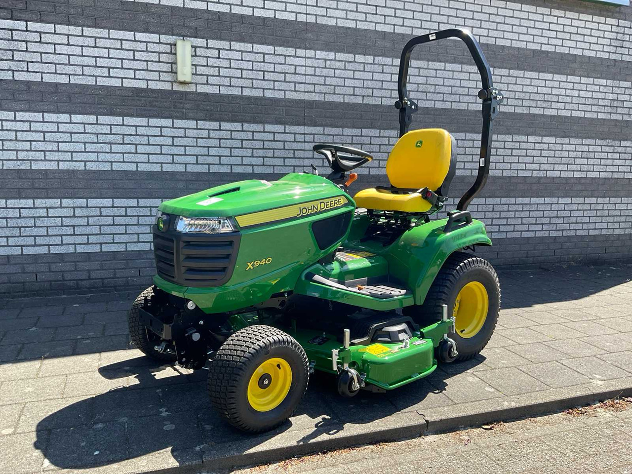 John Deere X940 - Korrëse bari i kopshtit: foto 1 John Deere X940 - Korrëse bari i kopshtit: foto 1