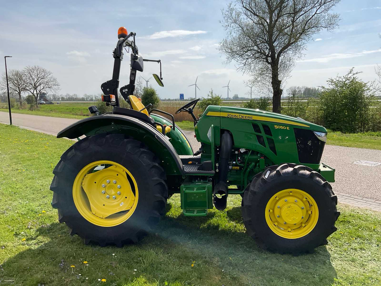 John deere 5055E - Traktor: foto 5 John deere 5055E - Traktor: foto 5