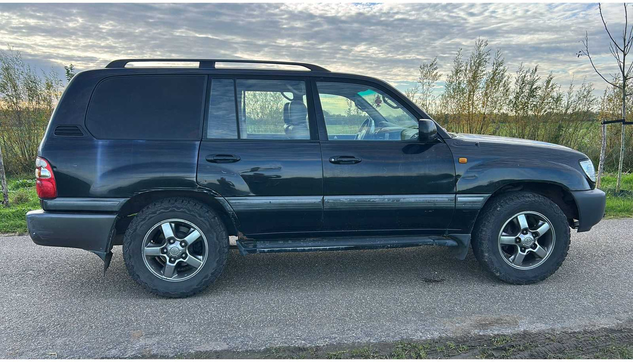 2002 4X4 TOYOTA LANDCRUISER 100 4.2 VX STANDARD ROOF WINDOW VAN - Kamioncine: foto 5 2002 4X4 TOYOTA LANDCRUISER 100 4.2 VX STANDARD ROOF WINDOW VAN - Kamioncine: foto 5