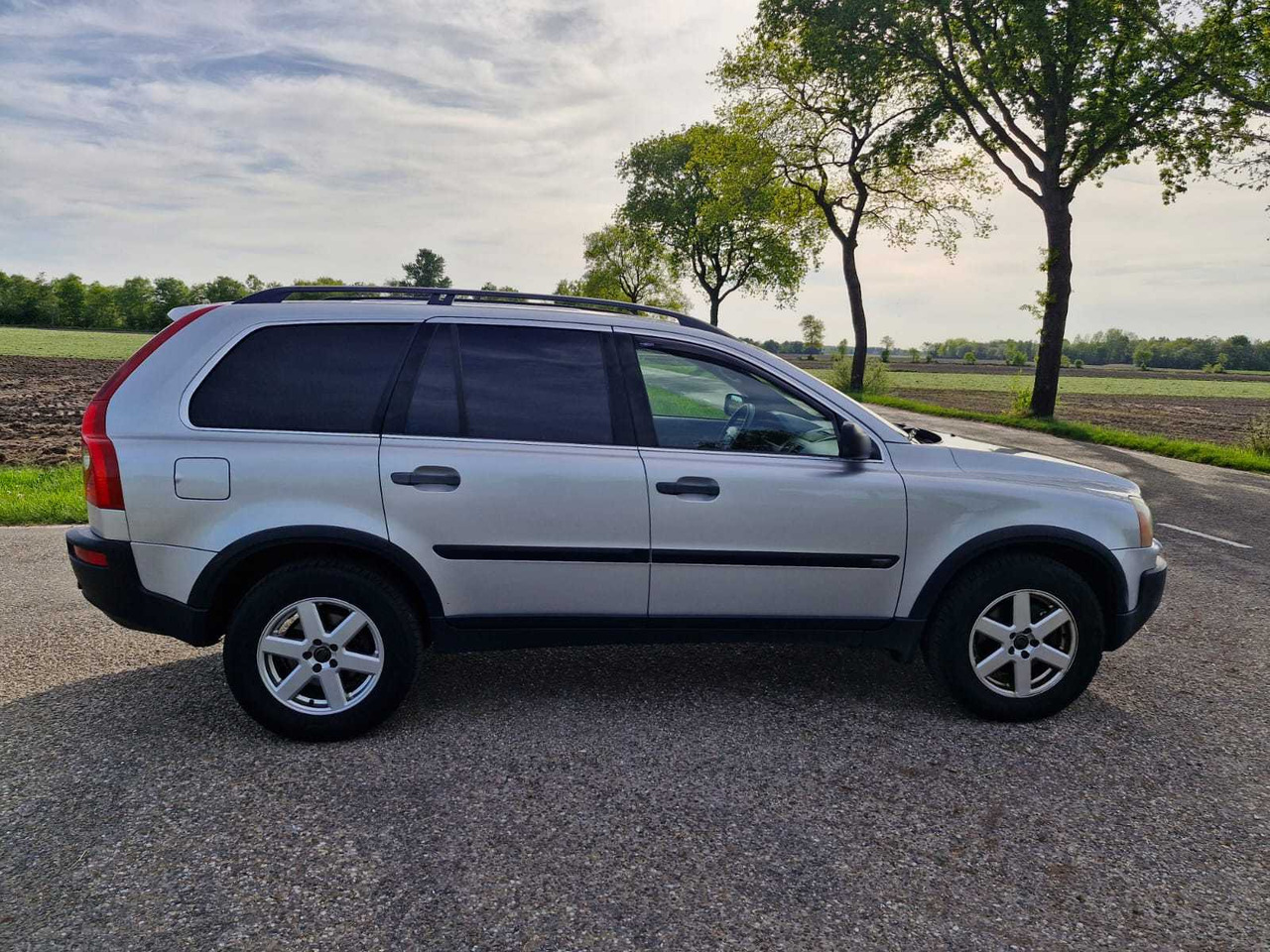 2003 VOLVO XC90 2.4 D5 COMMERCIAL VEHICLE - Kamioncine: foto 4 2003 VOLVO XC90 2.4 D5 COMMERCIAL VEHICLE - Kamioncine: foto 4