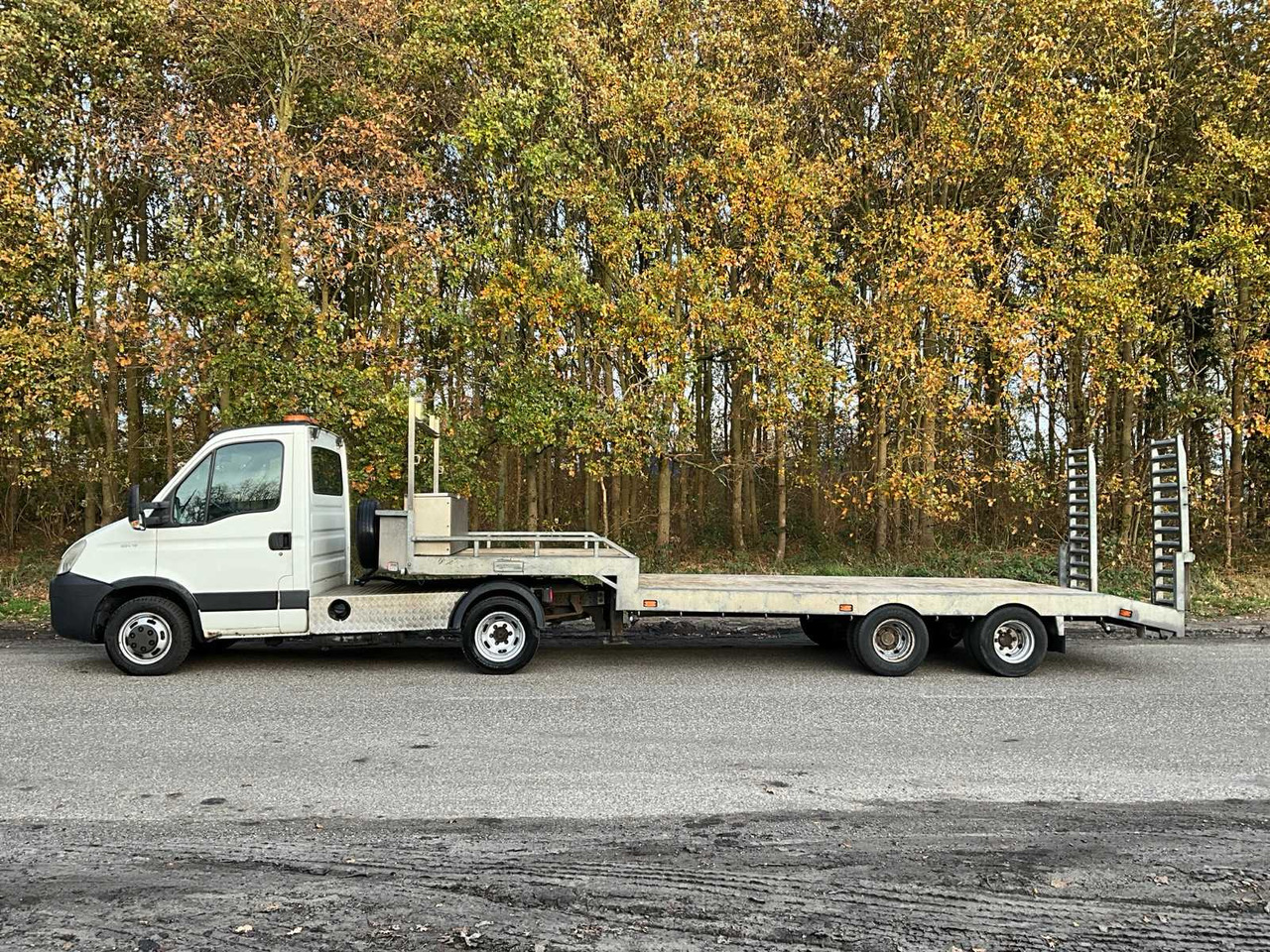 2006 IVECO DAILY 35C18 WITH VELDHUIZEN SEMI-TRAILER BE COMBINATION - Kamioncine: foto 2 2006 IVECO DAILY 35C18 WITH VELDHUIZEN SEMI-TRAILER BE COMBINATION - Kamioncine: foto 2