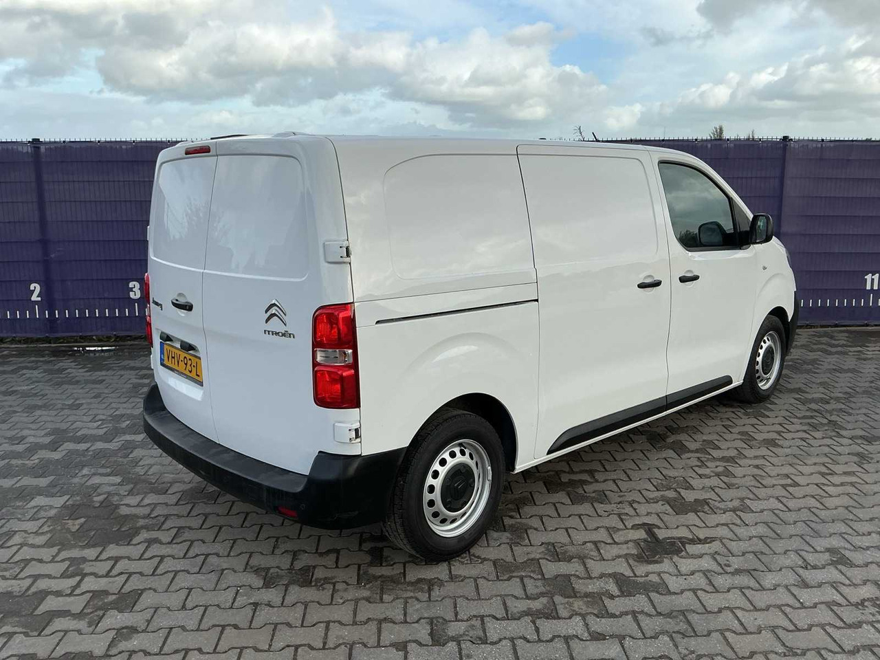 2020 - CITROEN - JUMPY - 1.5 BLUEHDI CLUB - COMMERCIAL VEHICLE - Kamioncine: foto 4 2020 - CITROEN - JUMPY - 1.5 BLUEHDI CLUB - COMMERCIAL VEHICLE - Kamioncine: foto 4