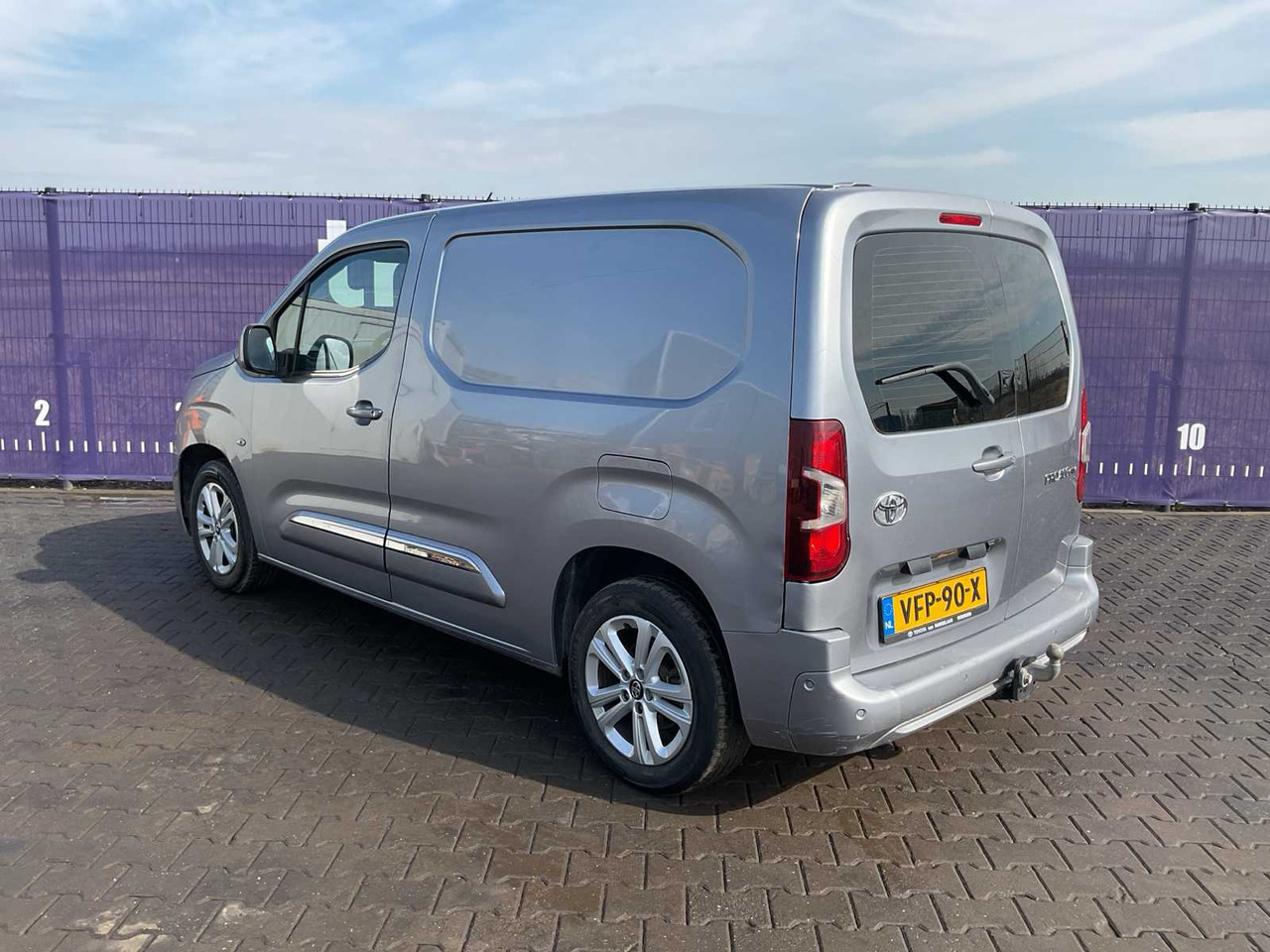 2020 - TOYOTA - PROACE CITY - 1.5 D-4D INNOVATOR - COMMERCIAL VEHICLE - Kamioncine: foto 3 2020 - TOYOTA - PROACE CITY - 1.5 D-4D INNOVATOR - COMMERCIAL VEHICLE - Kamioncine: foto 3