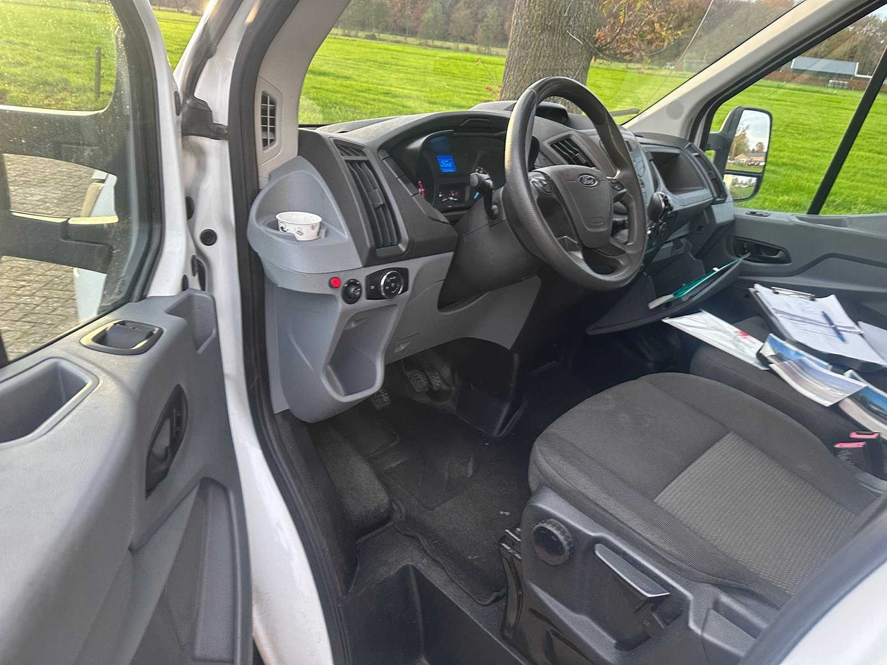 FORD - TRANSIT - 350 2.0 TDCI L4H1 BOX TRUCK WITH TAIL LIFT - VLZ-32-P - Kamioncine: foto 4 FORD - TRANSIT - 350 2.0 TDCI L4H1 BOX TRUCK WITH TAIL LIFT - VLZ-32-P - Kamioncine: foto 4