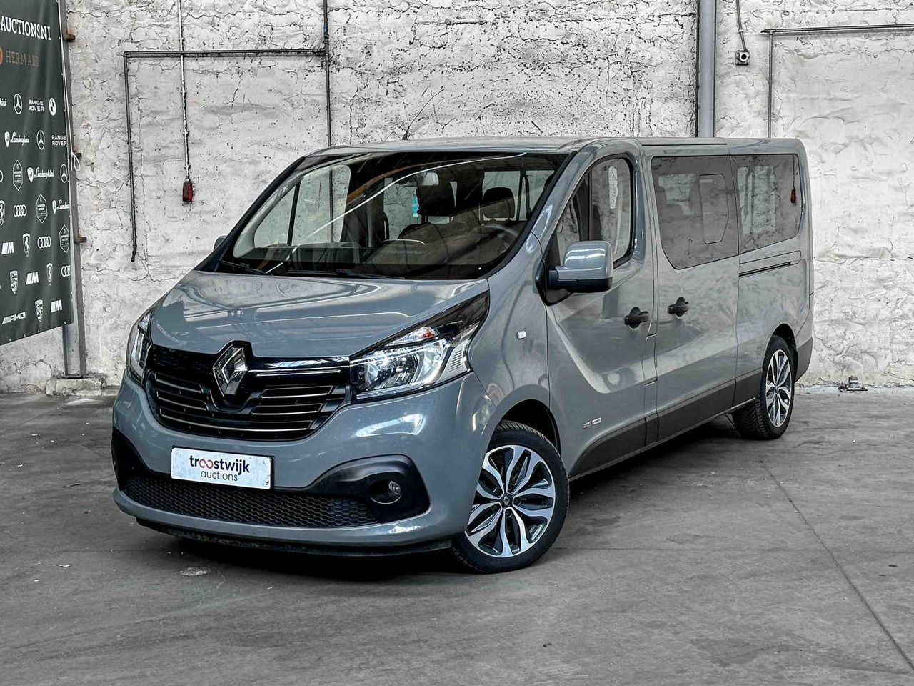 RENAULT TRAFIC 125HP 2016 COMMERCIAL VEHICLE - Kamioncine: foto 2 RENAULT TRAFIC 125HP 2016 COMMERCIAL VEHICLE - Kamioncine: foto 2