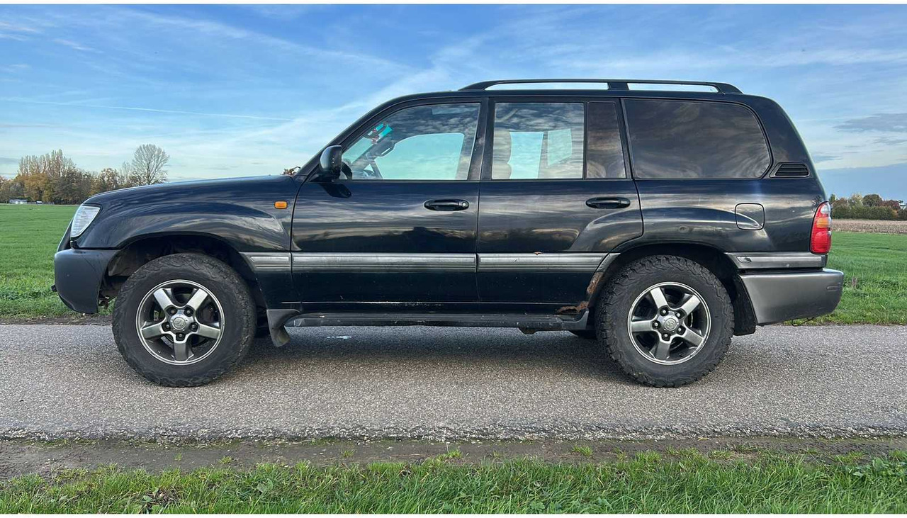 TOYOTA LANDCRUISER 100 COMMERCIAL VEHICLE 4X4 - Kamioncine: foto 2 TOYOTA LANDCRUISER 100 COMMERCIAL VEHICLE 4X4 - Kamioncine: foto 2