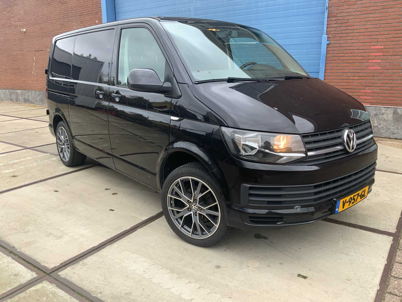 VOLKSWAGEN TRANSPORTER 2.0 TDI L1H1 HIGHL. COMPANY CAR - Kamioncine: foto 3 VOLKSWAGEN TRANSPORTER 2.0 TDI L1H1 HIGHL. COMPANY CAR - Kamioncine: foto 3