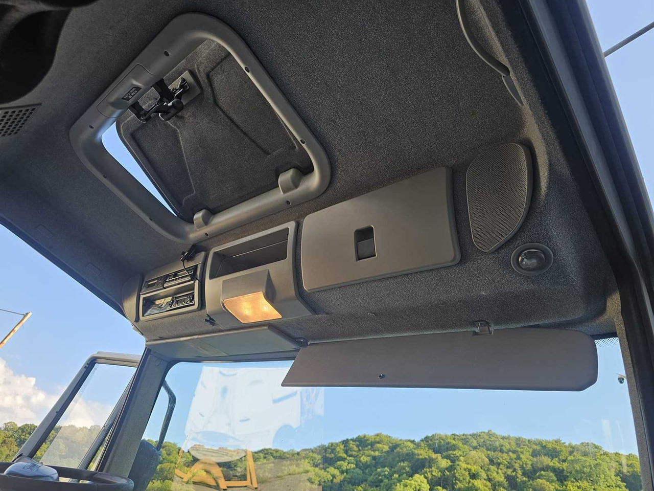 Kamioni 2006 - IVECO - ML140E24P - TRUCK WITH CRANE: foto 19