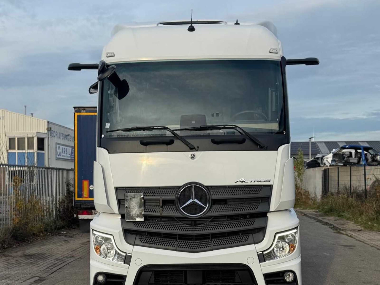 2019 MERCEDES ACTROS 1845 TRUCK - Kamioni: foto 2 2019 MERCEDES ACTROS 1845 TRUCK - Kamioni: foto 2
