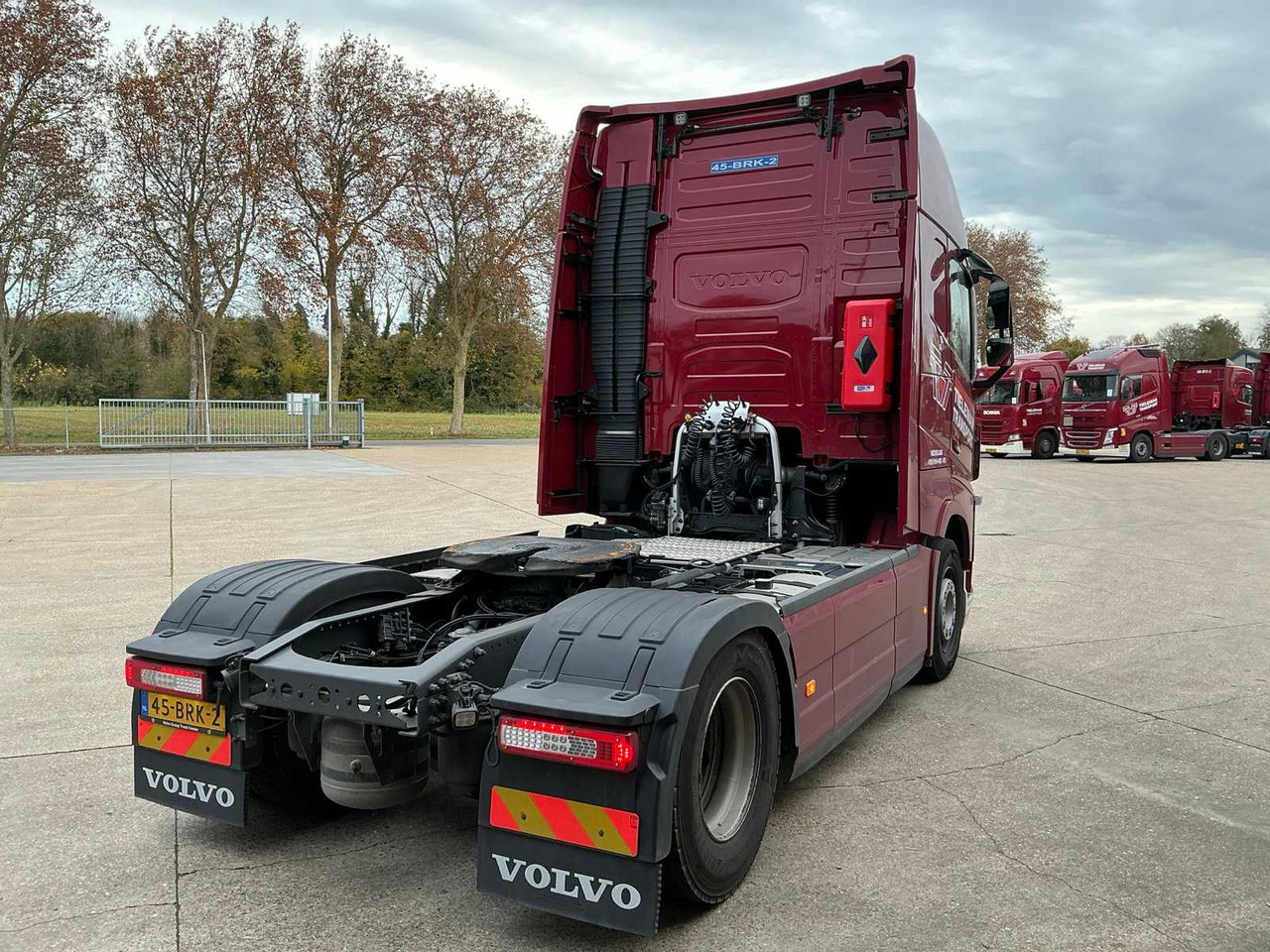 2021 VOLVO FH UNLIMITED EDITION SEMI-TRAILER TRACTOR - Kamioni: foto 5 2021 VOLVO FH UNLIMITED EDITION SEMI-TRAILER TRACTOR - Kamioni: foto 5