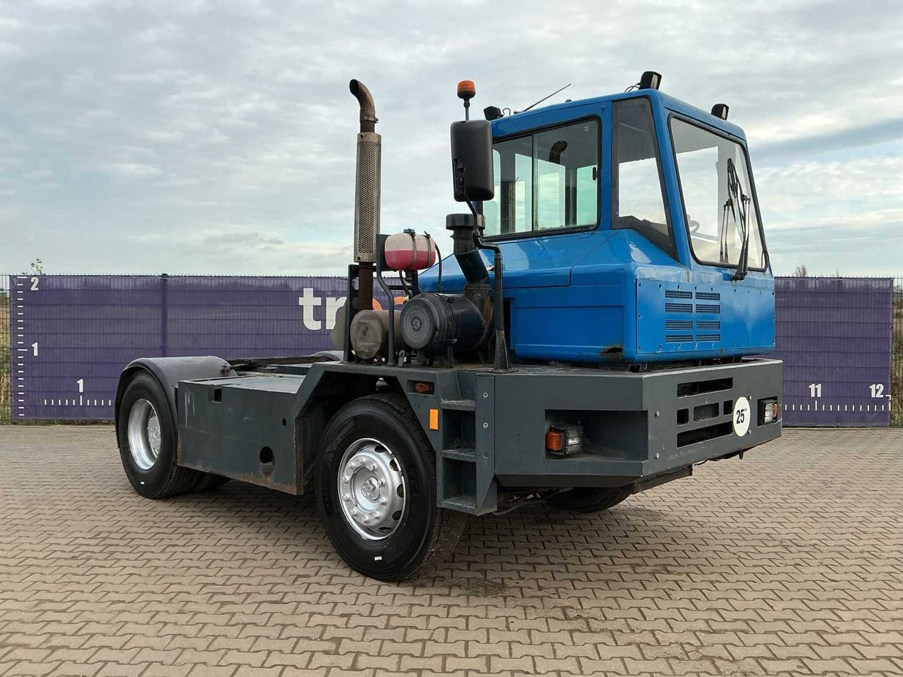 TERMINAL TRACTOR/TRACTOR - Kamioni: foto 2 TERMINAL TRACTOR/TRACTOR - Kamioni: foto 2