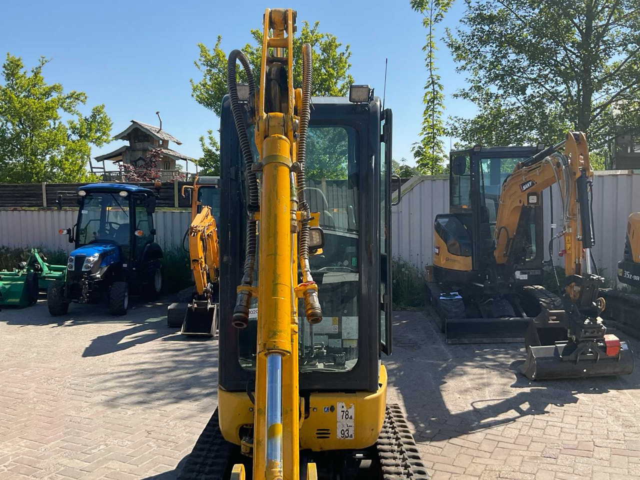 Komatsu Excabator/PC16 R 3Hs - Ekskavator me zinxhirë: foto 5 Komatsu Excabator/PC16 R 3Hs - Ekskavator me zinxhirë: foto 5