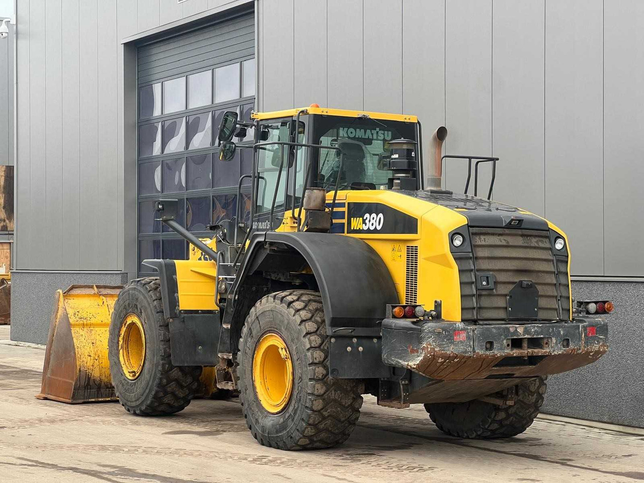 Komatsu WA380-7 - Fadrom me goma: foto 3 Komatsu WA380-7 - Fadrom me goma: foto 3