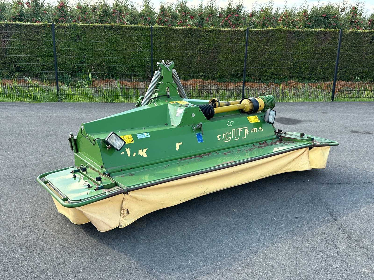 Krone Easy cut 32 CV F - Trince/ Grirese degesh dhe bari: foto 1 Krone Easy cut 32 CV F - Trince/ Grirese degesh dhe bari: foto 1