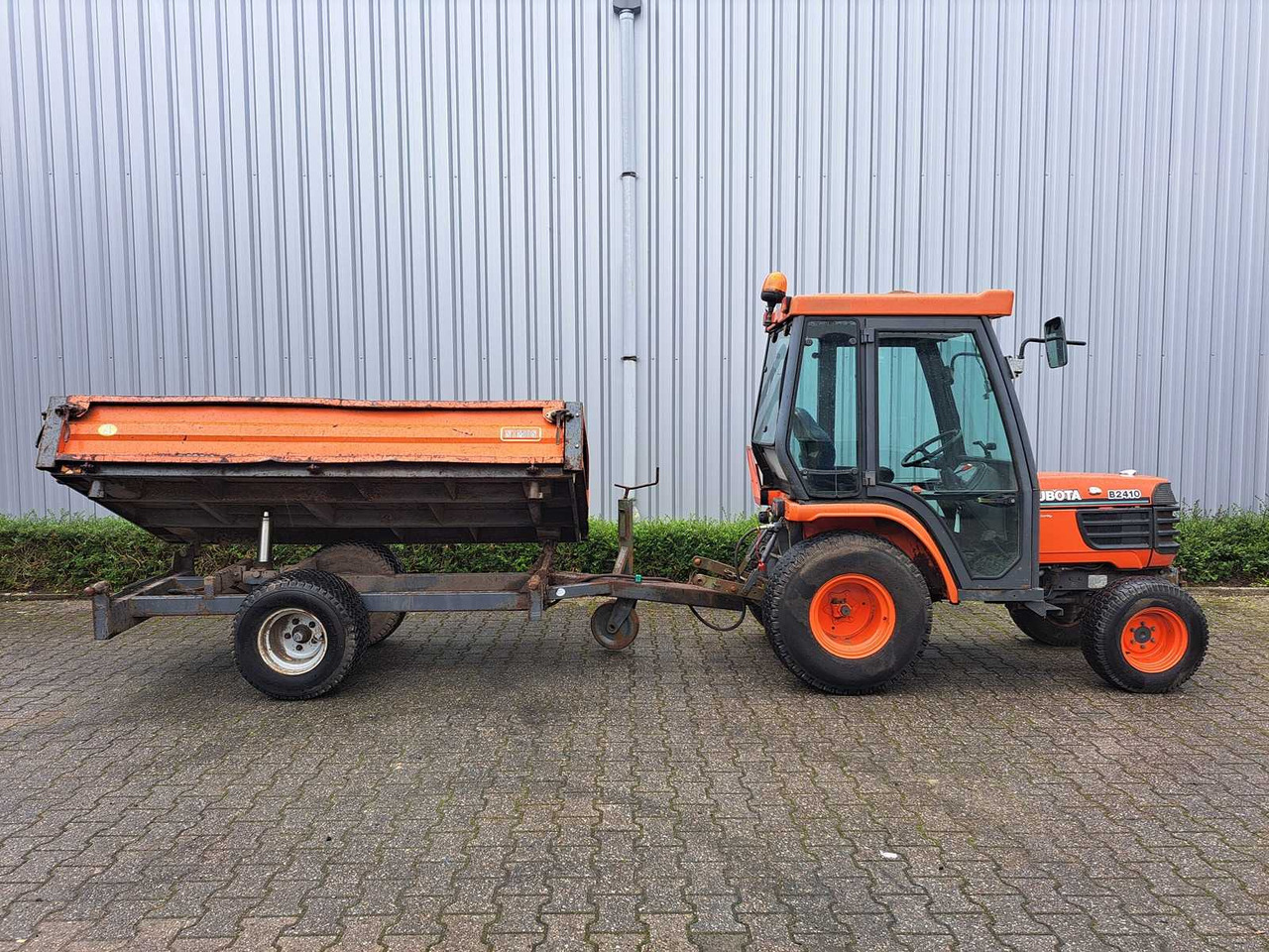 Kubota B2410 - Minitraktor: foto 5 Kubota B2410 - Minitraktor: foto 5