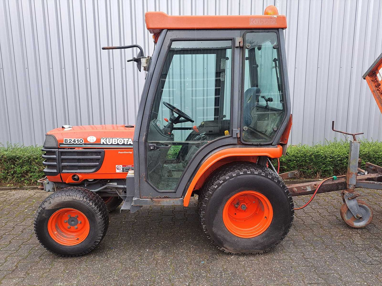 Kubota B2410 - Minitraktor: foto 4 Kubota B2410 - Minitraktor: foto 4