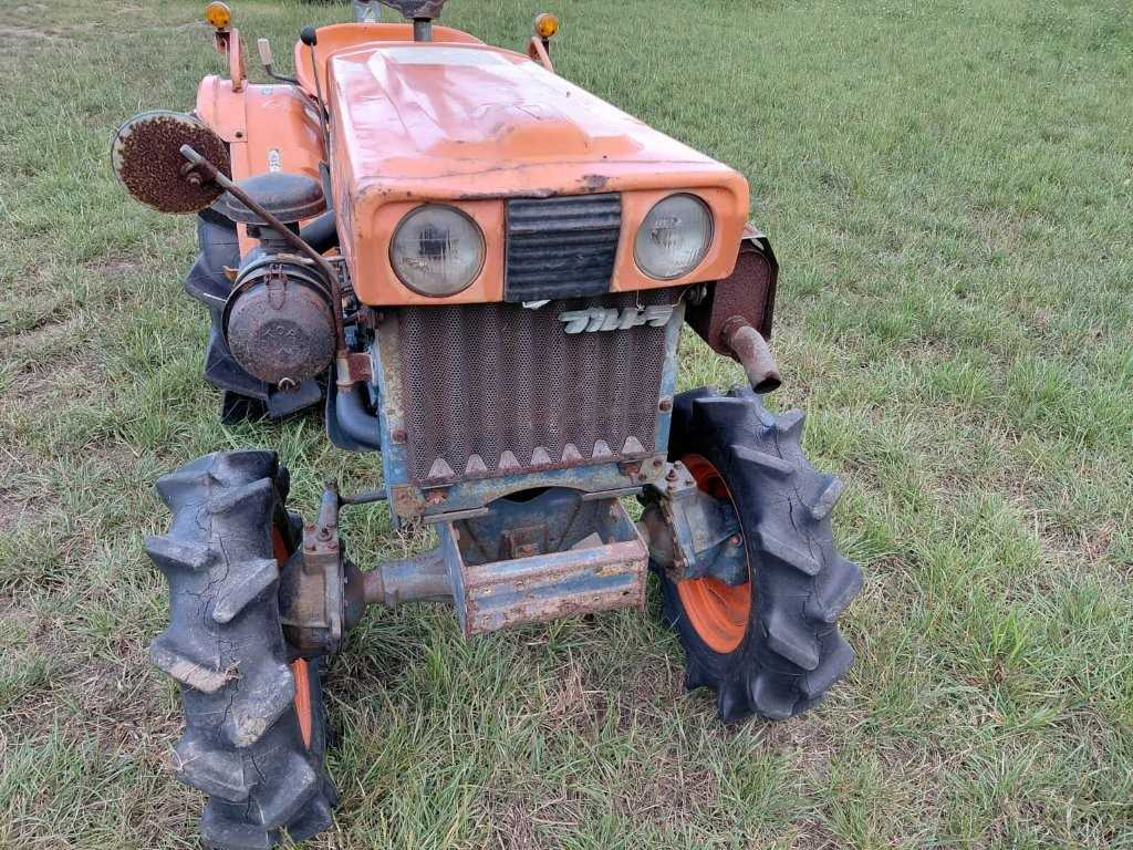 Kubota B7000 - Minitraktor: foto 2 Kubota B7000 - Minitraktor: foto 2