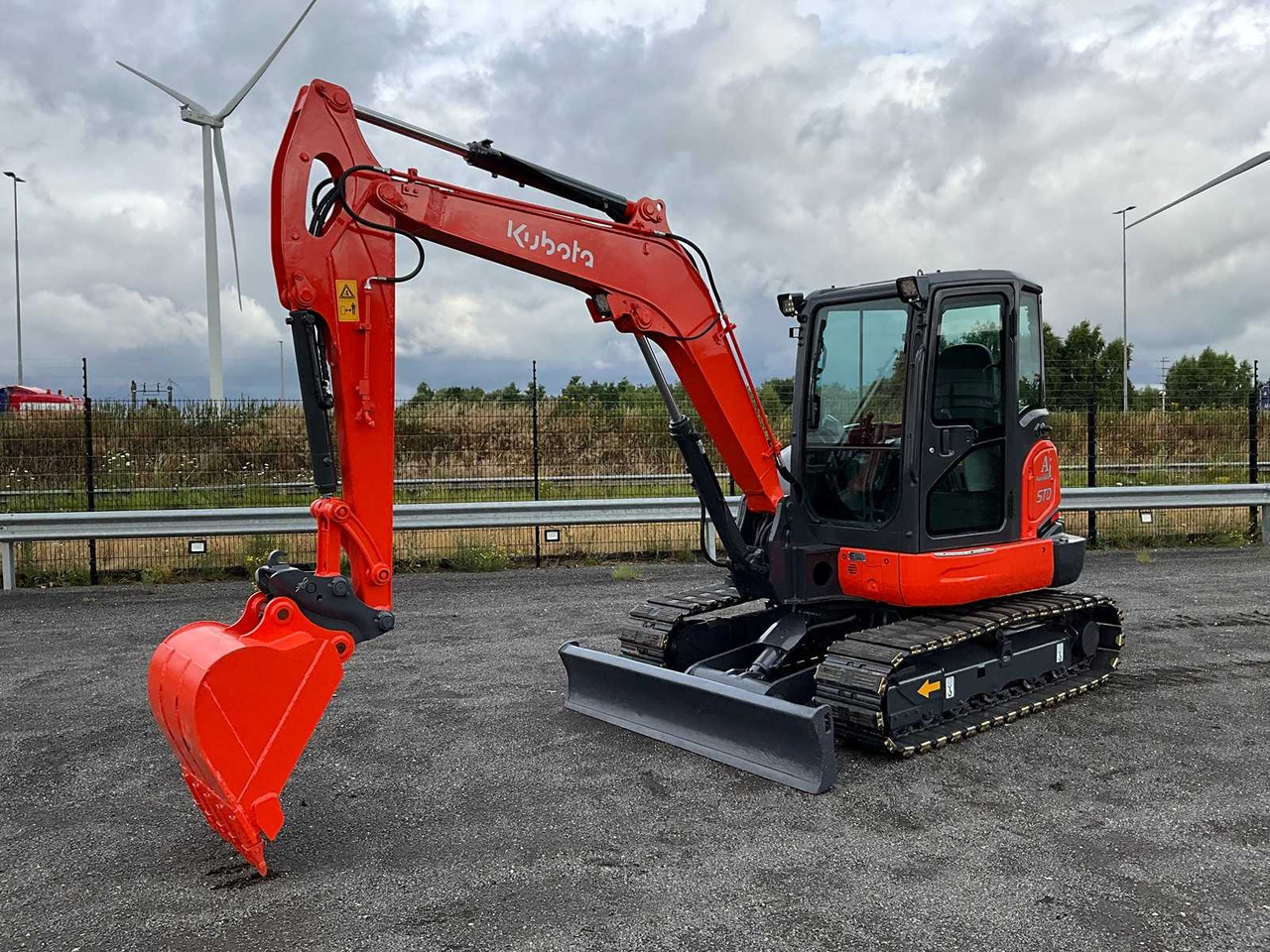 Kubota KX165-5 - Ekskavator me zinxhirë: foto 1 Kubota KX165-5 - Ekskavator me zinxhirë: foto 1