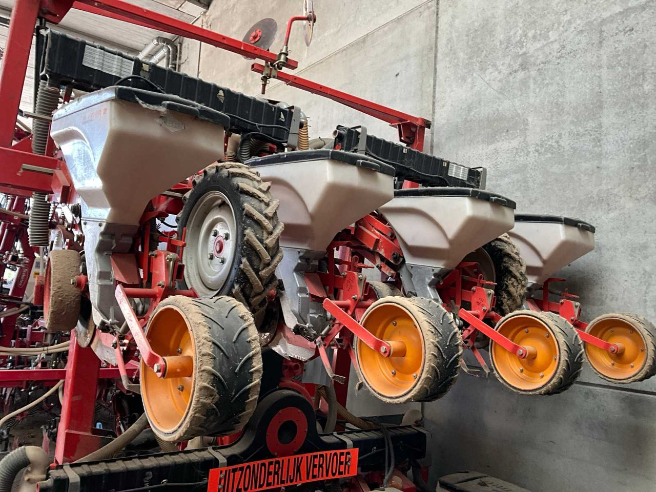 Kuhn Planter 2 - Makinë mbjellëse precize: foto 4 Kuhn Planter 2 - Makinë mbjellëse precize: foto 4