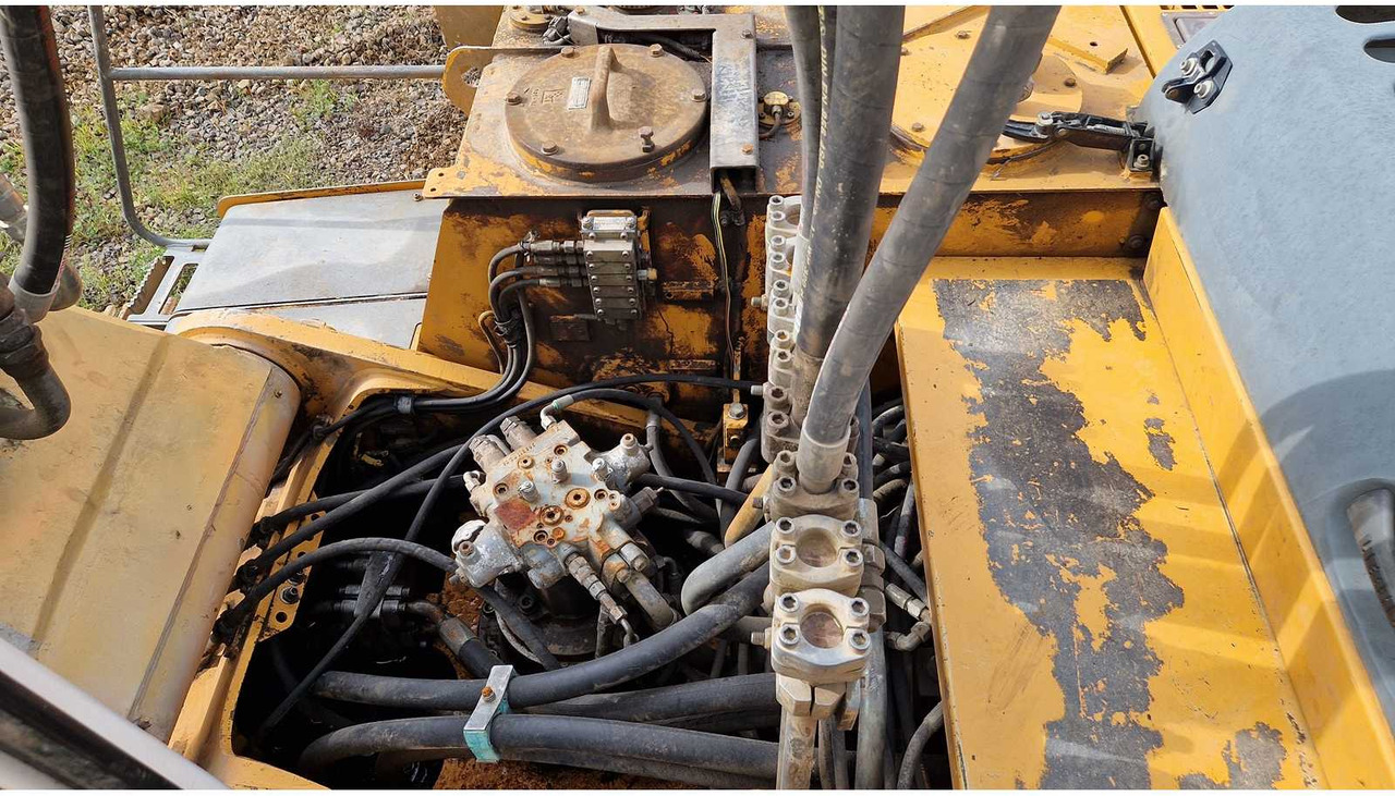 Ekskavator me zinxhirë LIEBHERR R924B: foto 49