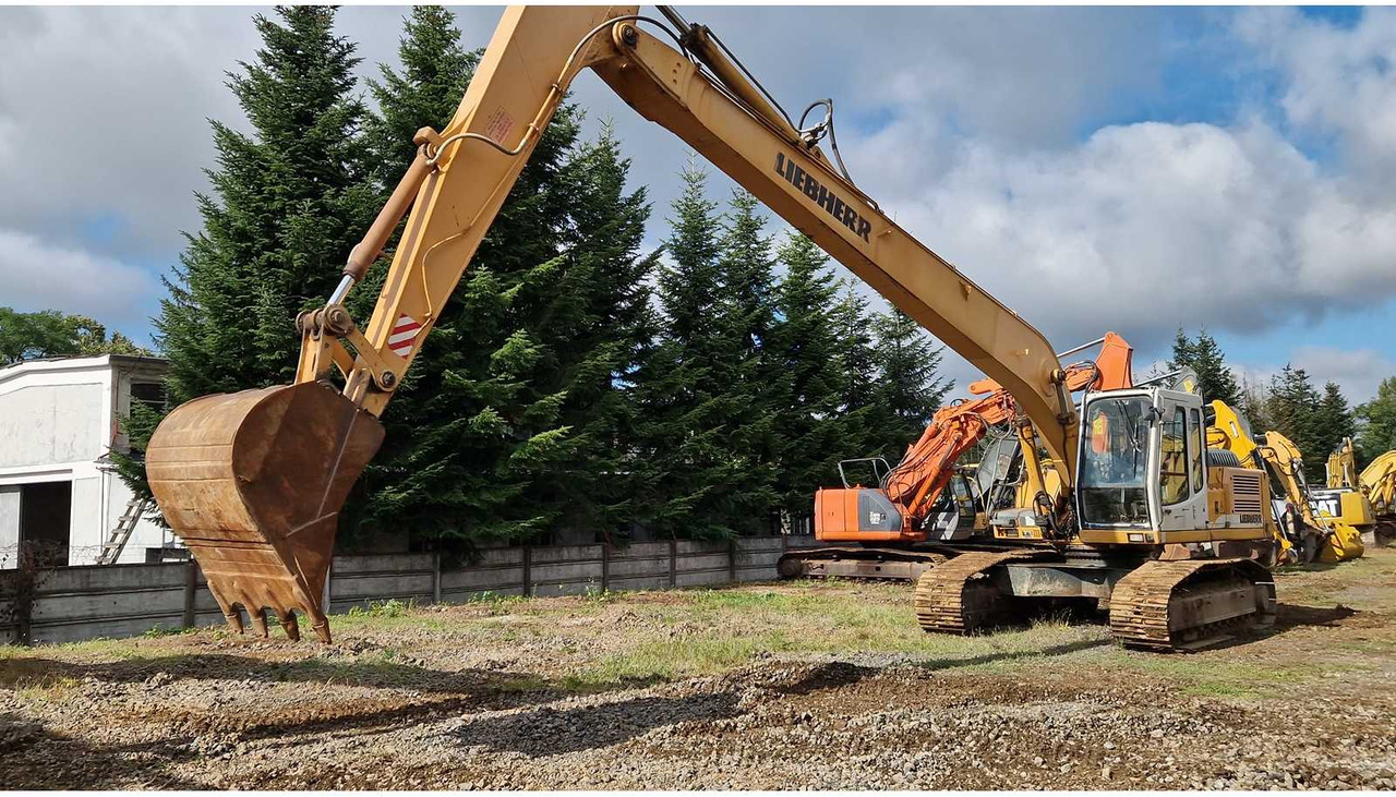 LIEBHERR R924B - Ekskavator me zinxhirë: foto 4 LIEBHERR R924B - Ekskavator me zinxhirë: foto 4