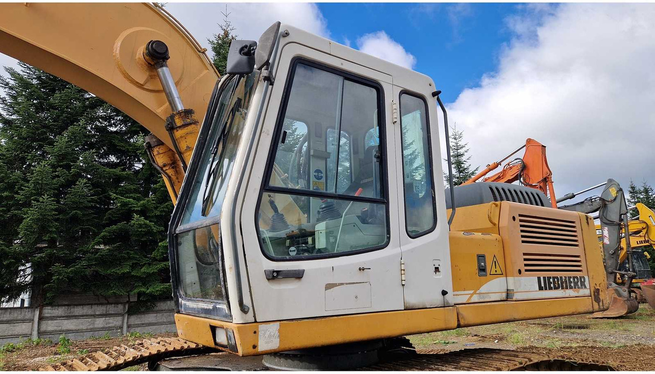 Ekskavator me zinxhirë LIEBHERR R924B: foto 40