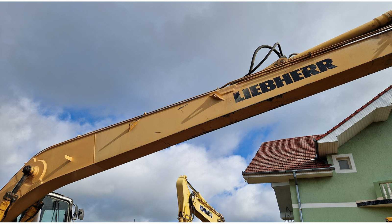 Ekskavator me zinxhirë LIEBHERR R924B: foto 16